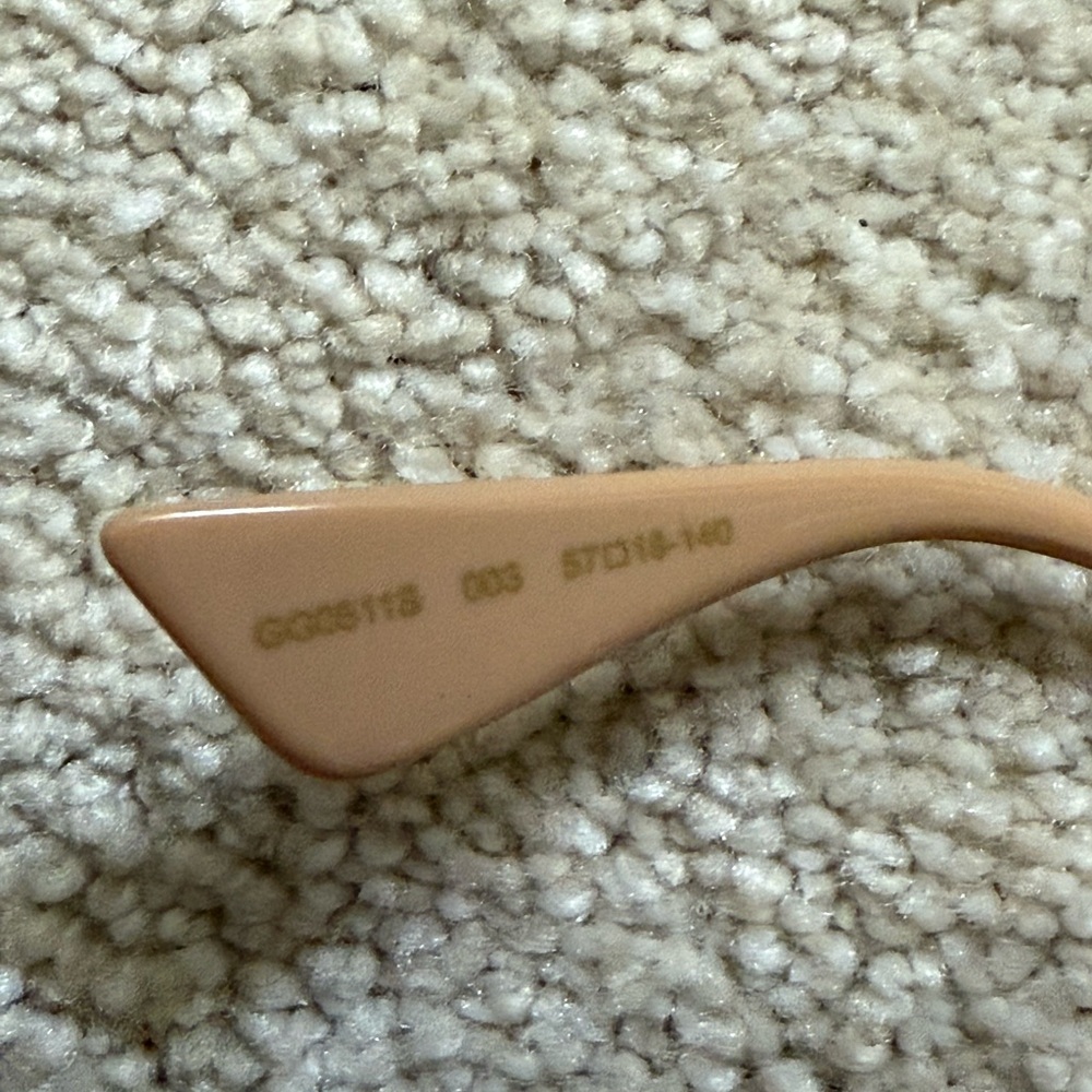 Gucci Elegant Brown Sunglasses - Picture 6 of 7